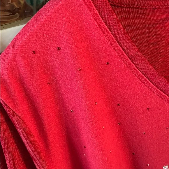 Onque Casual sz 2X Red Santa Claus V-Neck Top euc - Picture 3 of 6